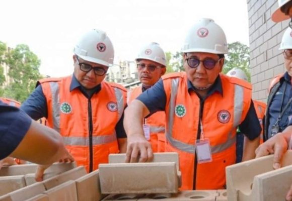 WEBSITE - 2026-02-24T094252.999 SIG Pasok 36 Ribu Bata Interlock Untuk Percepat Huntap Sumbar