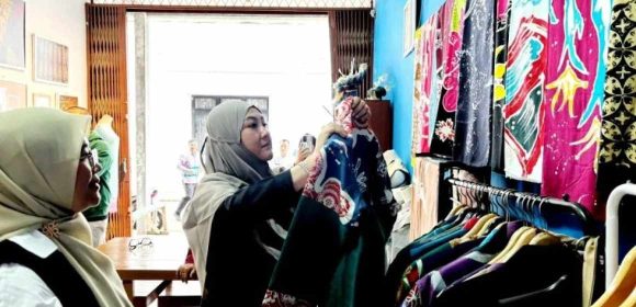 WEBSITE - 2026-02-26T102400.959 Ketua Dekranasda Padang Panjang Tekankan Peningkatan Mutu Dan Digitalisasi UMKM