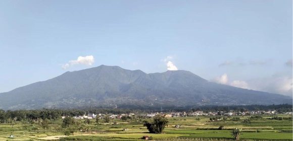 WEBSITE - 2026-03-25T103519.471 PGA: Gunung Marapi Kembali Erupsi Selasa Sore