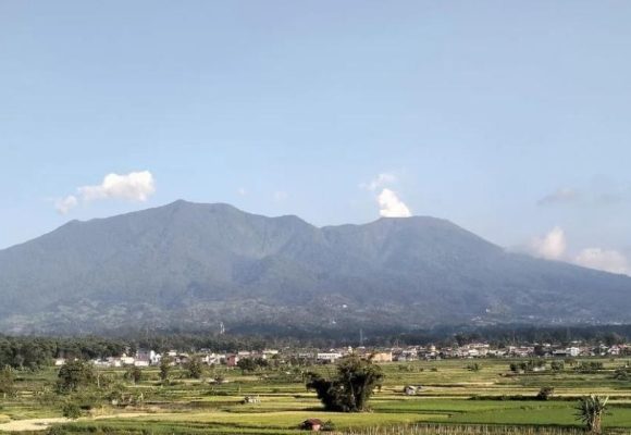 WEBSITE - 2026-03-25T103519.471 PGA: Gunung Marapi Kembali Erupsi Selasa Sore