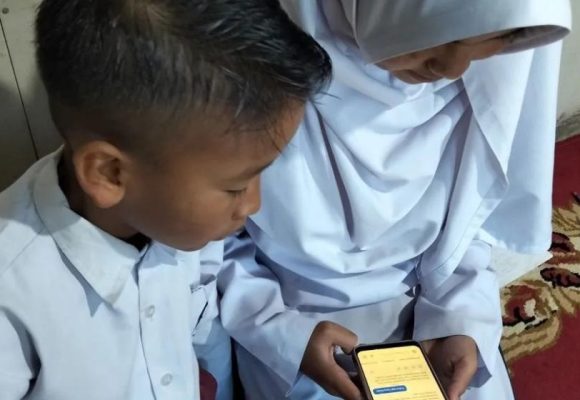 Demi Mental Anak, Orang Tua di Solok Sambut Baik Aturan Pembatasan Medsos