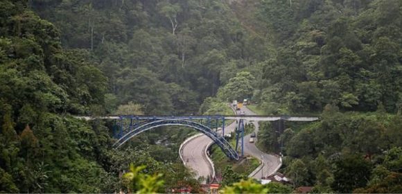WEBSITE Jelang Lebaran 2026, Pemprov Sumbar Batasi Truk dan Berlakukan One Way di Jalur Padang–Bukittinggi