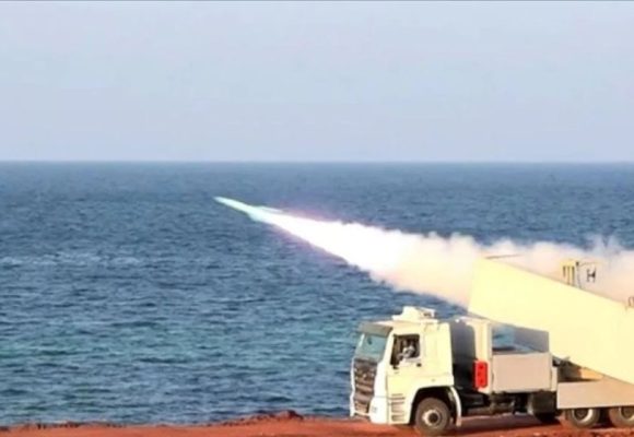 Serangan Iran Sasar Israel dan Basis AS di Bahrain, Kuwait, hingga UEA