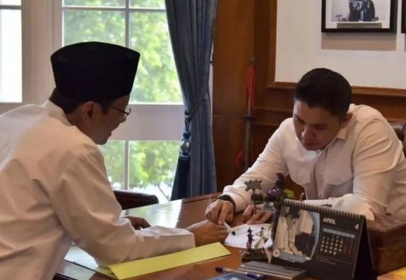 WEBSITE - 2026-04-07T082627.682 Kolaborasi Seskab Teddy dan Mensos: Sekolah Rakyat hingga Bansos Tepat Sasaran