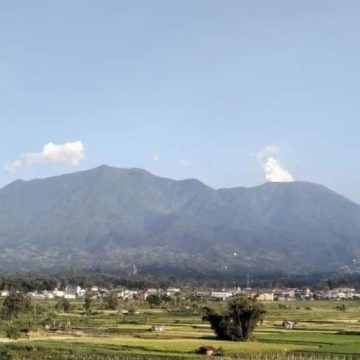 PGA Laporkan Letusan Marapi Terekam Pada Seismograf 30,2 Milimeter