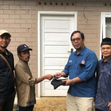 Aksi Sosial di Koto Lua, PT Semen Padang Bantu Bangun Rumah Warga