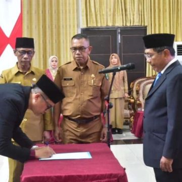 Resmi Jabat Pj Sekda, Hendra Aswara Diminta Jadi Motor Penggerak Birokrasi Padang Pariaman