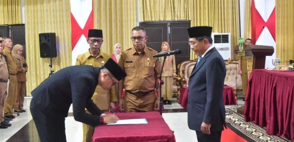 WEBSITE - 2026-04-22T104011.640 Resmi Jabat Pj Sekda, Hendra Aswara Diminta Jadi Motor Penggerak Birokrasi Padang Pariaman