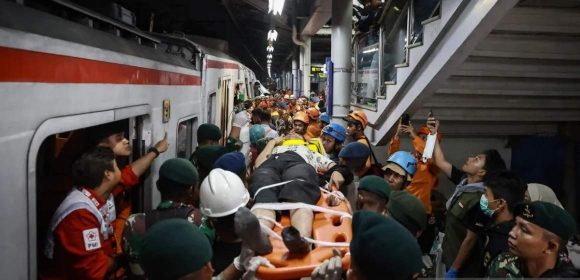 KAI: Enam Orang Meninggal Dunia Akibat Kecelakaan Kereta di Bekasi