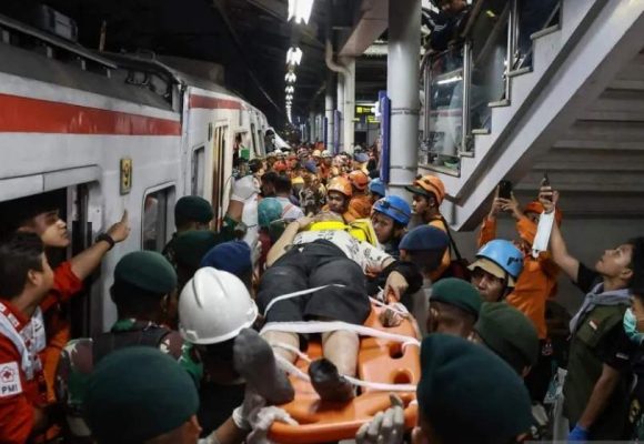 KAI: Enam Orang Meninggal Dunia Akibat Kecelakaan Kereta di Bekasi