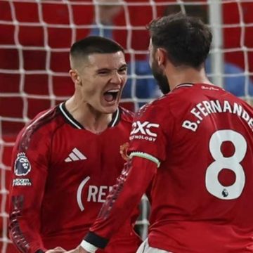 Manchester United Tekuk Brentford 2-1, Amankan Peringkat Ketiga Klasemen