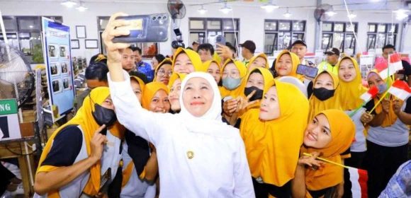 WEBSITE - 2026-05-01T091540.565 Khofifah Ajak Kolaborasi Wujudkan Industri Maju Dan Pekerja Sejahtera
