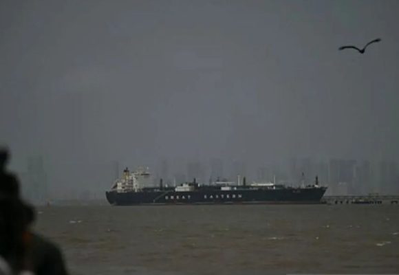 Iran perkenalkan aturan baru untuk transit kapal di Selat Hormuz