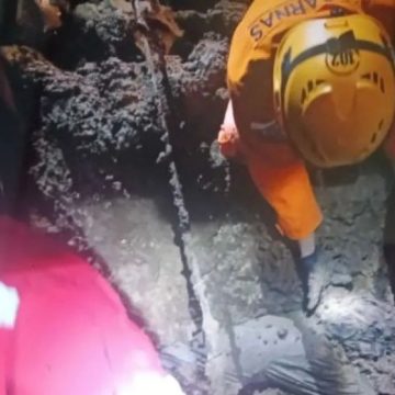 Tim Gabungan Agam Temukan Warga Tertimbun Tanah Longsor