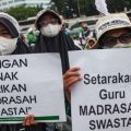 SE Mendikdasmen Beri Kepastian Guru Honorer Kembali Mengajar