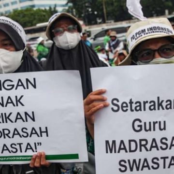 SE Mendikdasmen Beri Kepastian Guru Honorer Kembali Mengajar