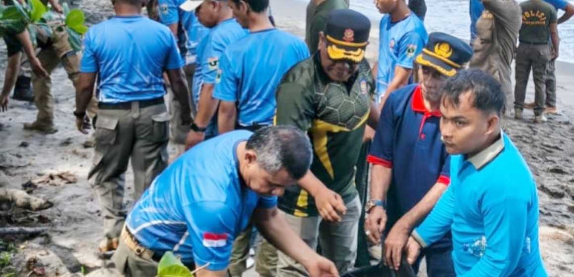 WEBSITE - 2026-05-25T100049.977 Dipusatkan di Padang Pariaman, HUT Damkar, Satpol PP dan Satlinmas Sumbar Diawali Aksi Bersih Pantai