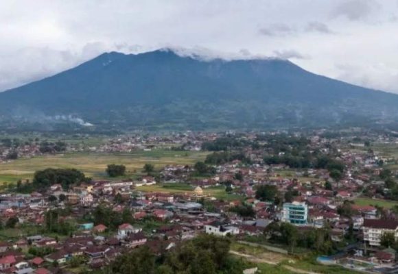 WEBSITE - 2026-06-03T091840.711 PGA Laporkan Gunung Marapi Erupsi Pada Selasa Malam