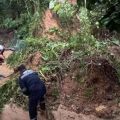 Petugas gabungan rampungkan pembersihan longsor di jalan Padang-Painan