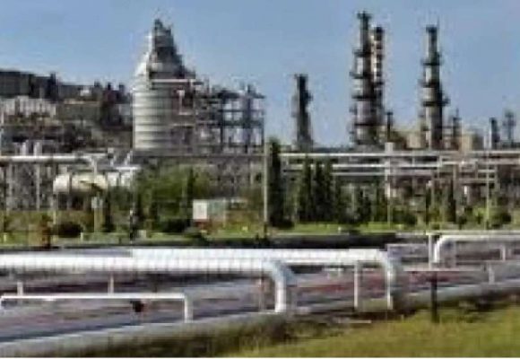 Ukraina klaim produksi minyak Rusia menurun setelah serangan Kiev