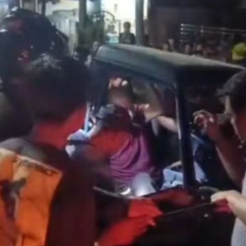 Kecelakaan Beruntun di Balongbendo Sidoarjo: Truk Kontainer Tabrak Dua Pikap