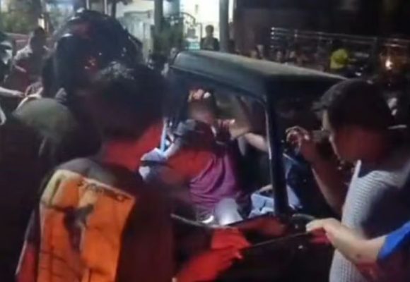WEBSITE - 2026-06-18T085930.223 Kecelakaan Beruntun di Balongbendo Sidoarjo: Truk Kontainer Tabrak Dua Pikap