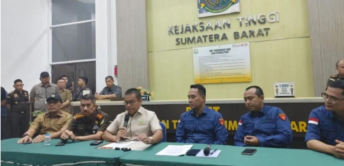 WEBSITE - 2026-06-19T092210.097 Kejati Sumbar tahan mantan bendahara Kampus UIN Padang