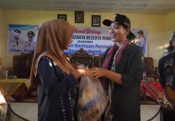 WEBSITE - 2026-06-24T102515.302 Bupati Dharmasraya salurkan bantuan ibu hamil dan menyusui di Timpeh