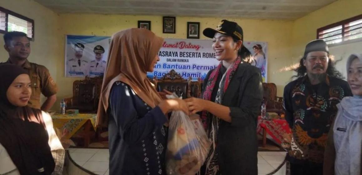 WEBSITE - 2026-06-24T102515.302 Bupati Dharmasraya salurkan bantuan ibu hamil dan menyusui di Timpeh
