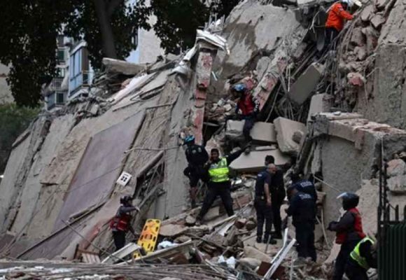 2 Gedung Runtuh, 18 Warga Berhasil Dievakuasi dari Reruntuhan Akibat Gempa Venezuela