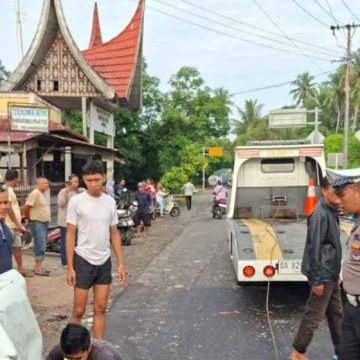 WEBSITE - 2026-07-07T103154.328 Polisi: Kecelakaan beruntun di Sicincin tewaskan satu korban