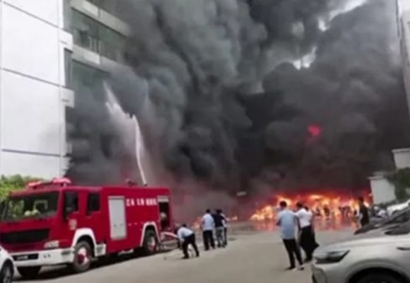 WEBSITE - 2026-07-10T093002.815 28 Orang Tewas dalam Kebakaran Pabrik Sepatu di Tiongkok