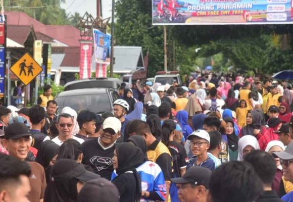 WEBSITE - 2026-07-20T092528.938 Car Free Day Perdana Padang Pariaman Pecah, Ribuan Warga Padati Kawasan Katapiang, UMKM Kebanjiran Rezeki