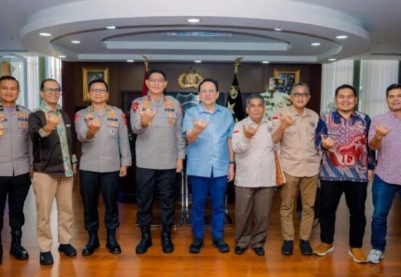 WEBSITE - 2026-07-24T111641.115 Irman Gusman dukung penuh Kapolda Sumbar berantas narkoba dan berbagai kejahatan yang meresahkan masyarakat