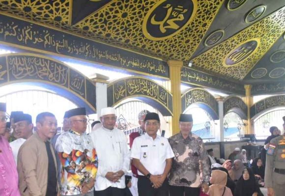 WEBSITE - 2026-07-30T095846.121 Tradisi BASAPA 2026 Resmi di Buka, Ribuan Peziarah Padati Makam Syekh Burhanuddin