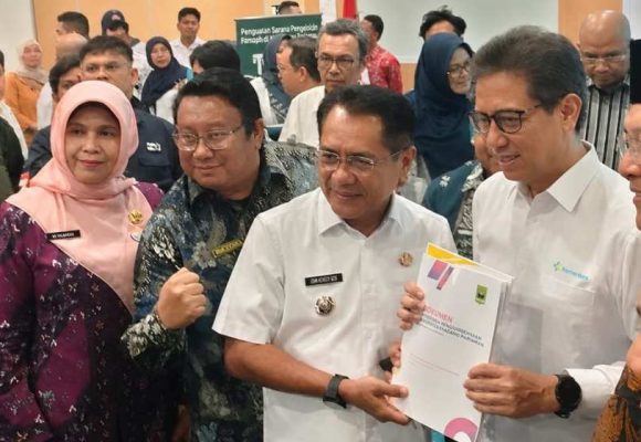 WEBSITE - 2026-07-31T104345.476 Bupati JKA Temui Menteri Kesehatan, Serahkan Proposal Pembangunan Puskesmas Pembantu di Forum Kardiovaskular Nasional