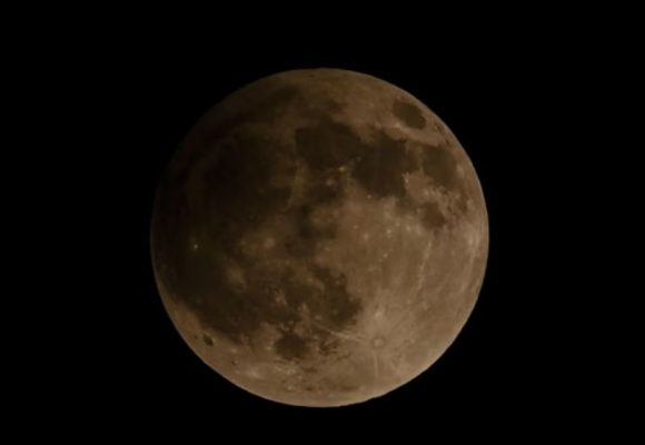 WEBSITE (1) Hampir Menjadi ‘Blood Moon’, Gerhana Bulan Sebagian 96 Persen Terjadi 27-28 Agustus