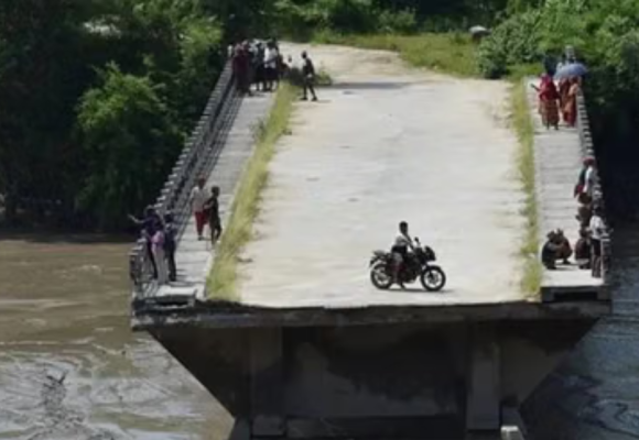 WEBSITE (11) Banjir Bandang Nepal: 45 Wisatawan Asing Dievakuasi