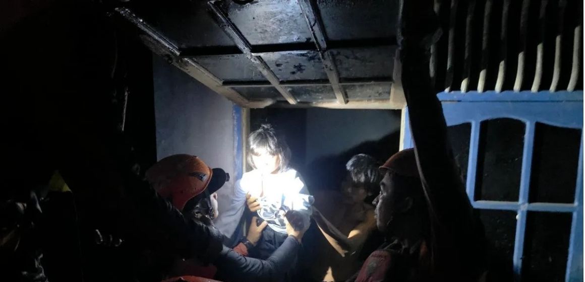 WEBSITE - 2026-08-04T111217.656 Tim gabungan lanjutkan evakuasi korban banjir Padang hingga malam