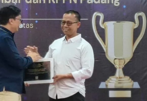 Padang Pariaman Raih Dua Penghargaan Terbaik I KPPN Padang Awards