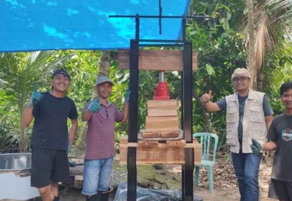 WEBSITE UNAND dorong transformasi pengolahan gambir ramah lingkungan di Pesisir Selatan