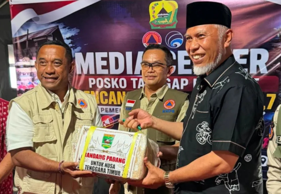 Pemprov Sumbar bantu 2,1ton rendang untuk korban bencana NTT