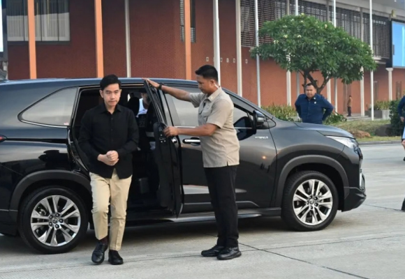 WEBSITE (22) Wapres ke Batang pastikan penanganan korban dugaan keracunan makanan