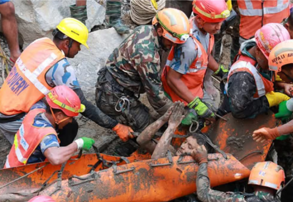 WEBSITE (34) 2 Pekerja PLTA Selamat Usai 10 Hari Terjebak Lumpur Akibat Banjir Bandang Nepal