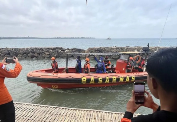 WEBSITE (54) Tim SAR perluas pencarian pewarta ANTARA hilang di Krakatau