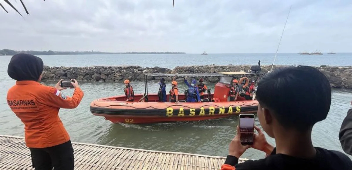 WEBSITE (54) Tim SAR perluas pencarian pewarta ANTARA hilang di Krakatau