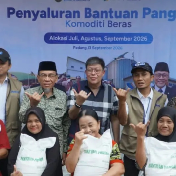 WEBSITE (68) Bulog Sumbar salurkan 2.241 ton beras untuk 74.716 PBP di Padang
