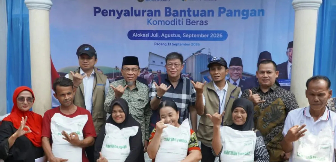 WEBSITE (68) Bulog Sumbar salurkan 2.241 ton beras untuk 74.716 PBP di Padang