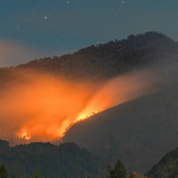 WEBSITE (69) Gunung Semeru Erupsi 3 Kali Pagi Ini, Tinggi Letusan Capai 1.000 Meter