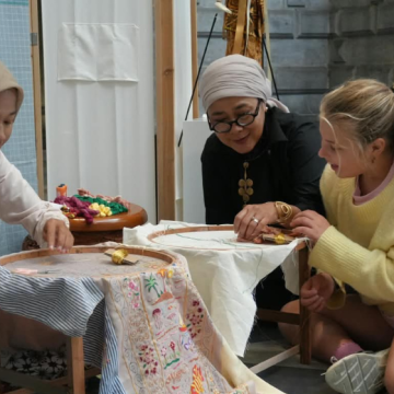 WEBSITE (41) Sulam Kapalo Samek Padang Pariaman Menembus Eropa, Tampil di Indonesia Creative Week Belgium 2026